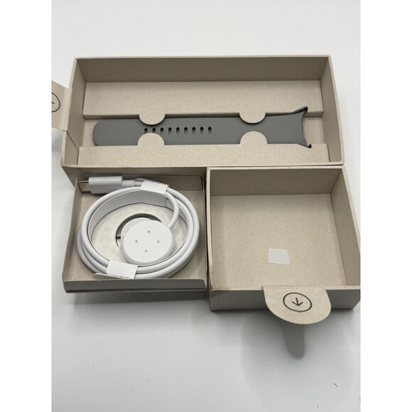 Google Pixel Watch 3 45mm Wi-Fi Smartwatch With Band Box Gray Fitbit (see pics) - Picture 5 of 9